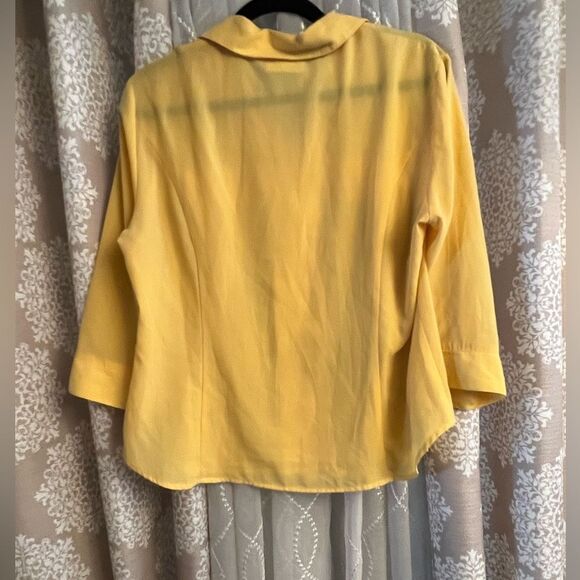 K.C. Studio Yellow Button-Up Top – Size Medium - Picture 4 of 4
